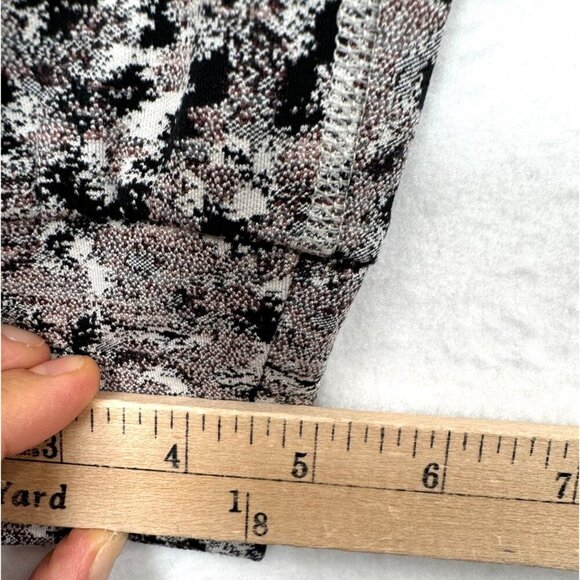 Athleta Salutation textured jogger abstract cropped athleisure sz M - Picture 7 of 8